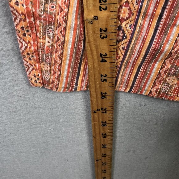 Elegant Wide-Leg Striped Pants - Picture 4 of 16